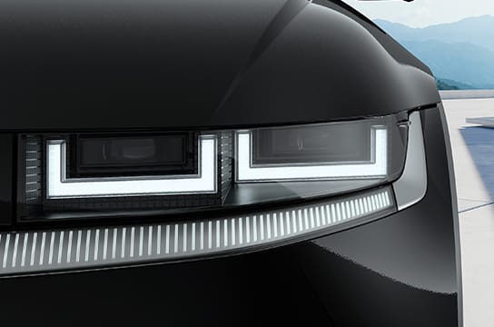 Hyundai Ioniq 5 parametric pixel LED headlamps